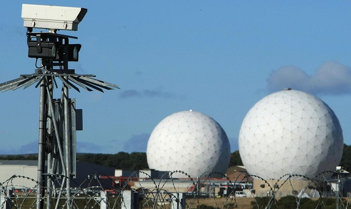 UK Government introduces law requiring WhatsApp & iMessage  to break their own security